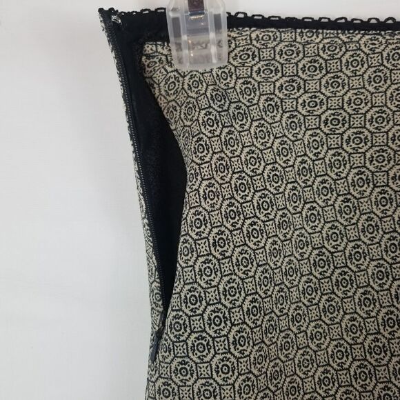 Old Navy A Line Skirt. Size 1. Black Tan. - Picture 7 of 12